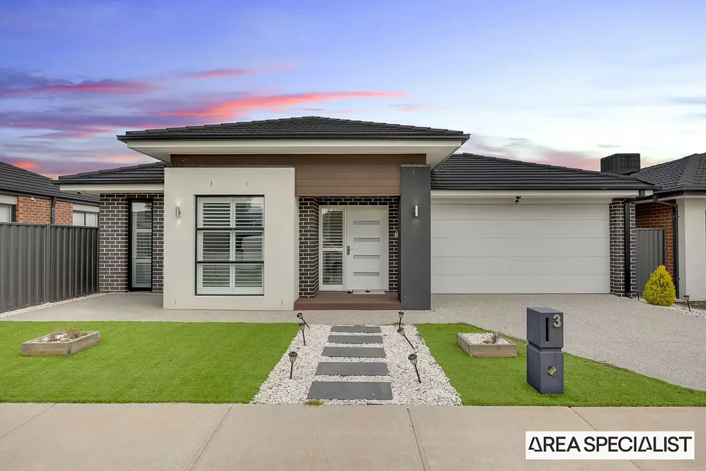 Entertainers Dream Home in Cornerstone Estate!!!