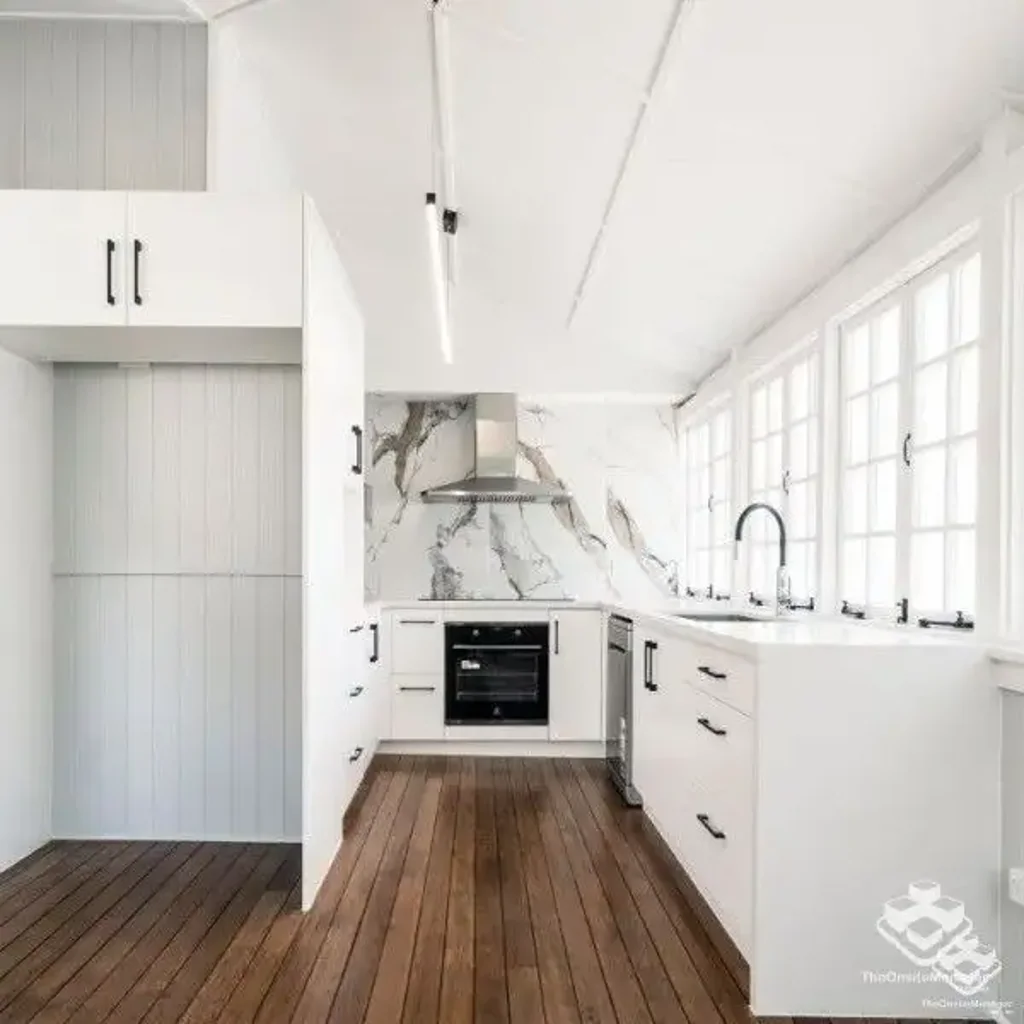 Renovation House 4 Bed 2 bath Cottage - In BSHS Catchment