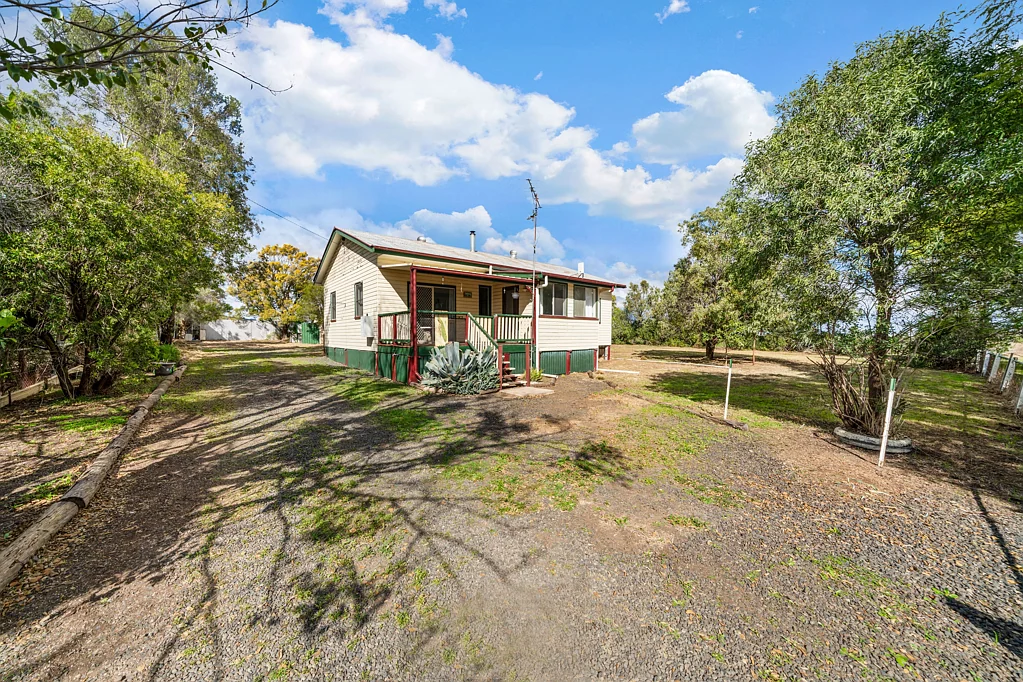 4559 Gore Highway, Pittsworth, QLD 4356