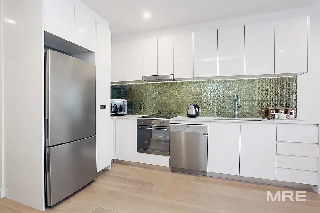 Stylish modern living in South Yarra