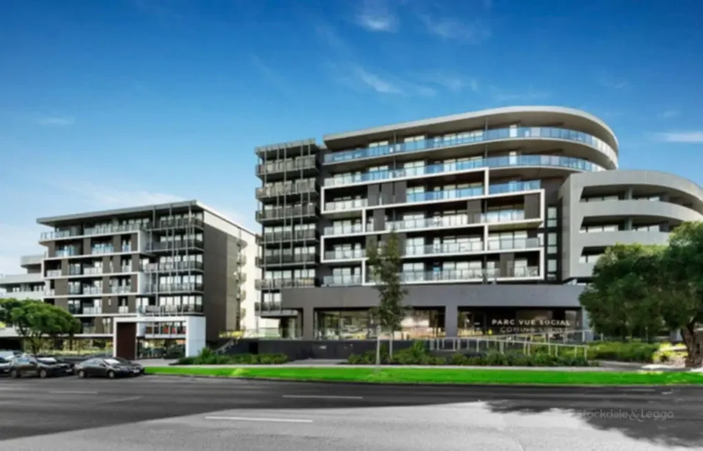 Bundoora 2 Bedroom Modern, Deluxe Apartment  In A Prime Location