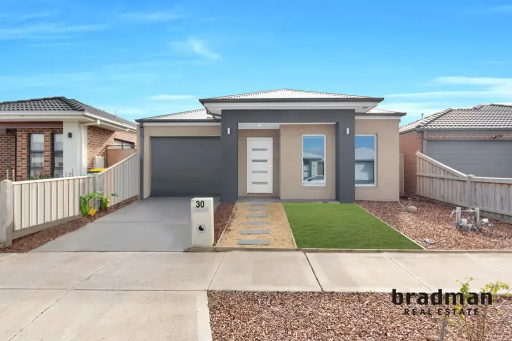 Contemporary 4-Bedroom Home in the Heart of Beveridge