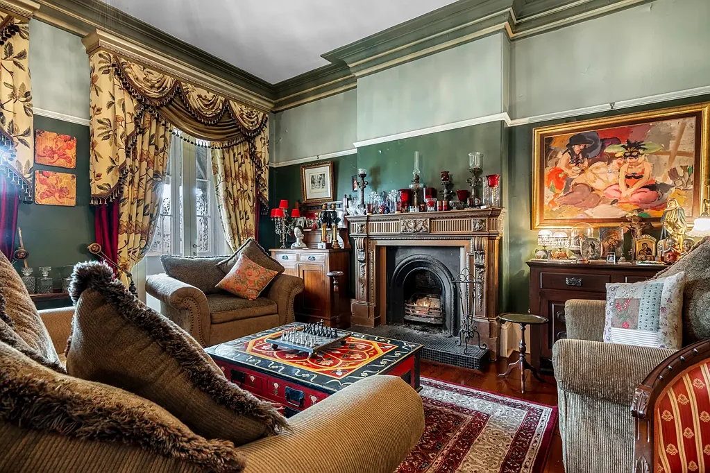 Windsor 5房  Experience Timeless Elegance at The Doctor's House: A Majestic Georgian Terrace Overlooking the Hawkesbury River