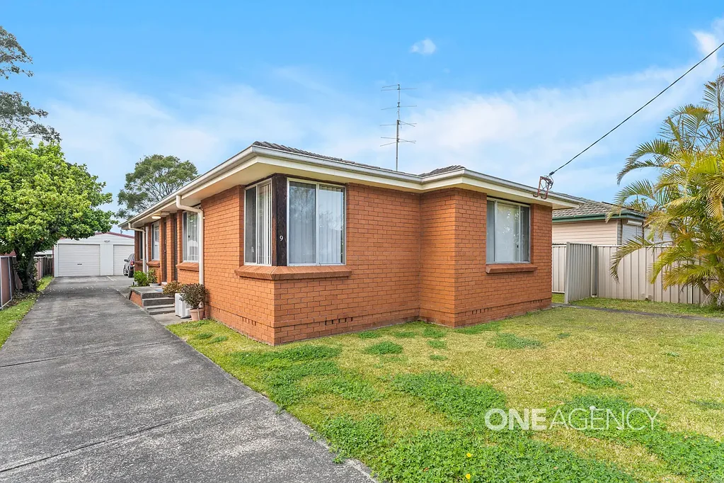 COMFORTABLE TWO-BEDROOM UNIT IN ALBION PARK RAIL