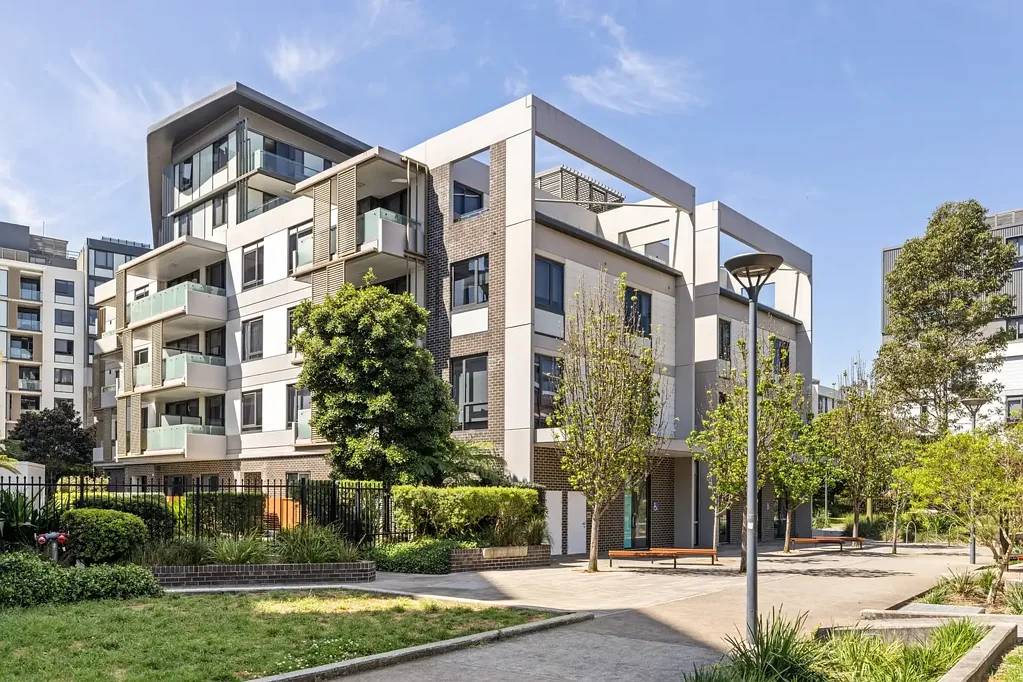 Modern 2-Bed in 'Luna' with Resort-Style Living