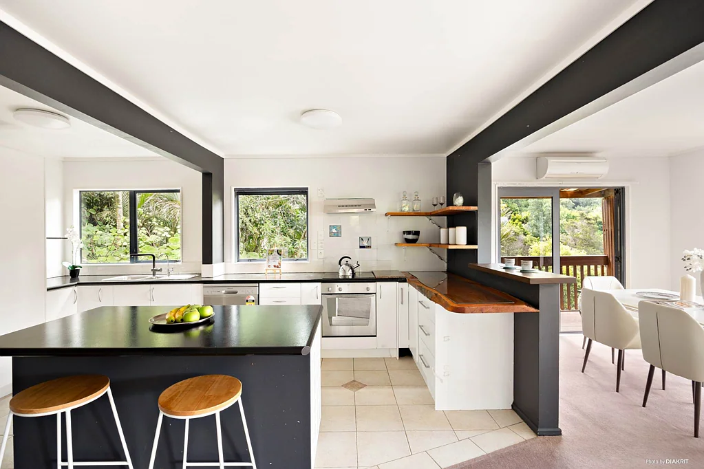 Titirangi 4침실 Family-sized living in Titirangi