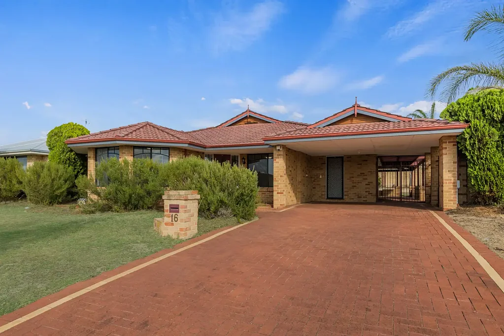ORELIA 4X2 FOR LEASE