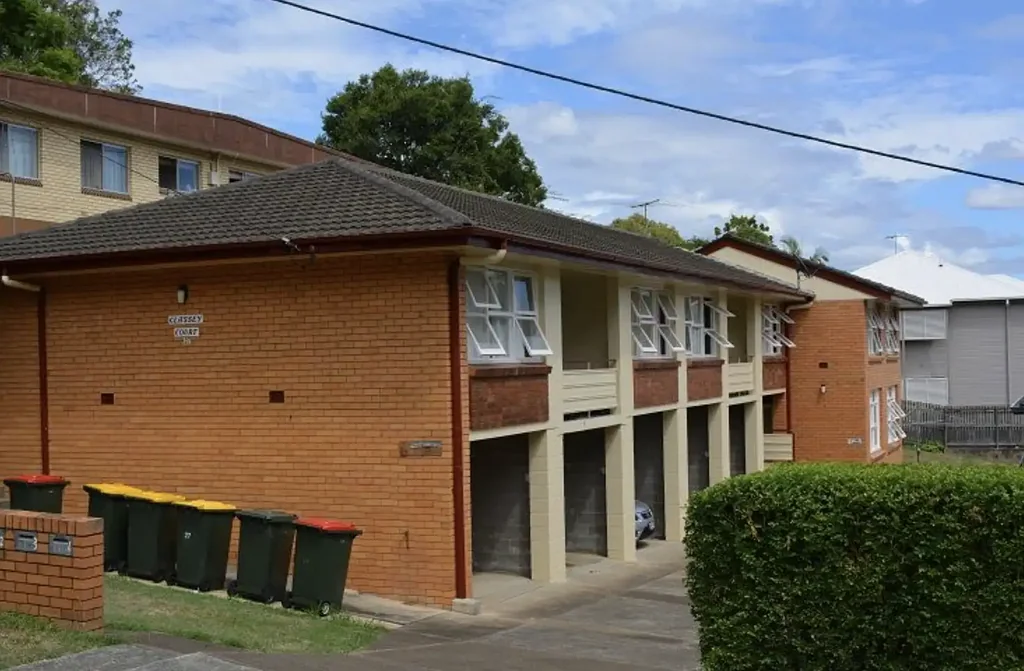 PRIME RED HILL LOCATION!