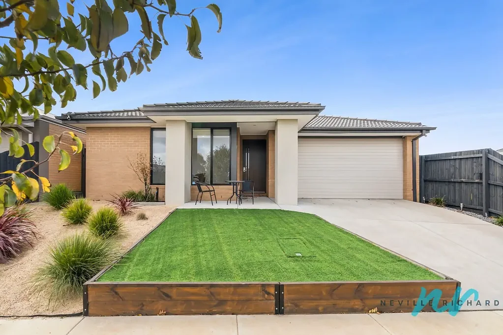 10 Duchess Drive, St Leonards, VIC 3223