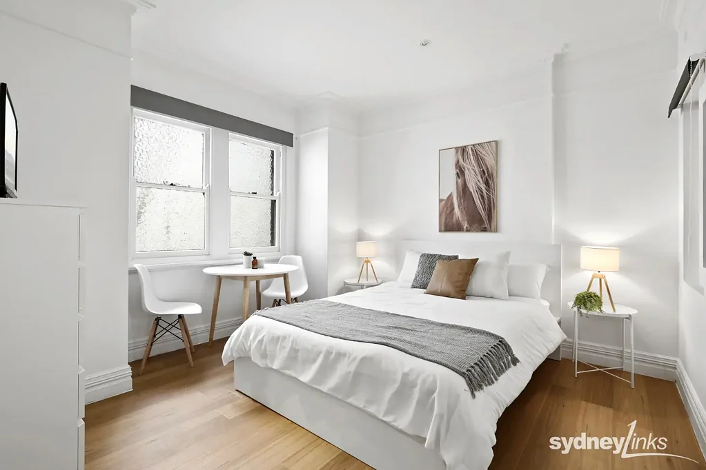 Fully equipped large studio apartment with private separate kitchenette & bathroom. Include all bills and high speed internet