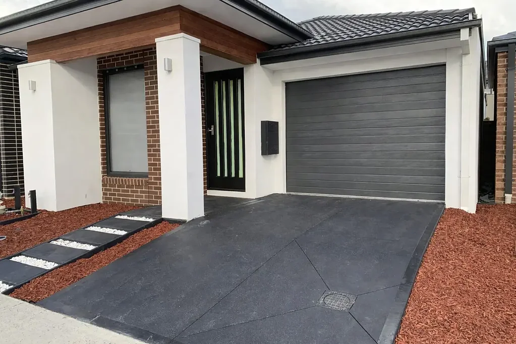 Near-New 4 Bedroom Home Opposite Parks and Recreation