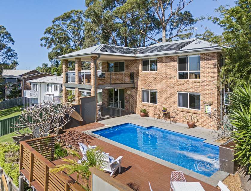 76 Garside Road, Mollymook Beach, NSW 2539, 4 Bedrooms, 2 Bathrooms, House