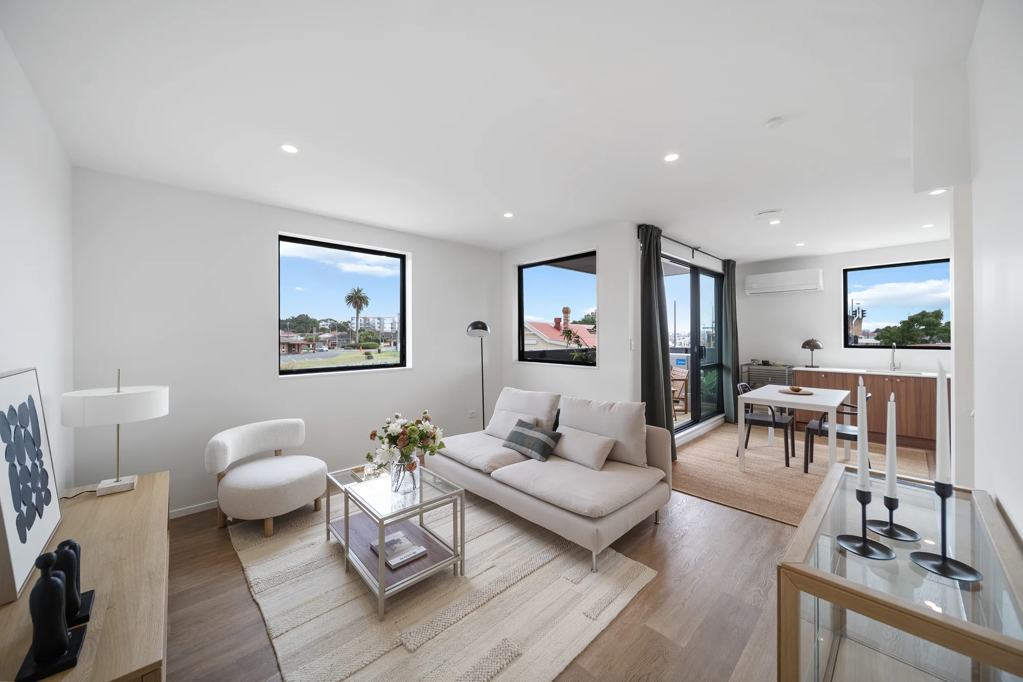 Papatoetoe 3 Slaapkamer Lock and Leave - 5 minute living!