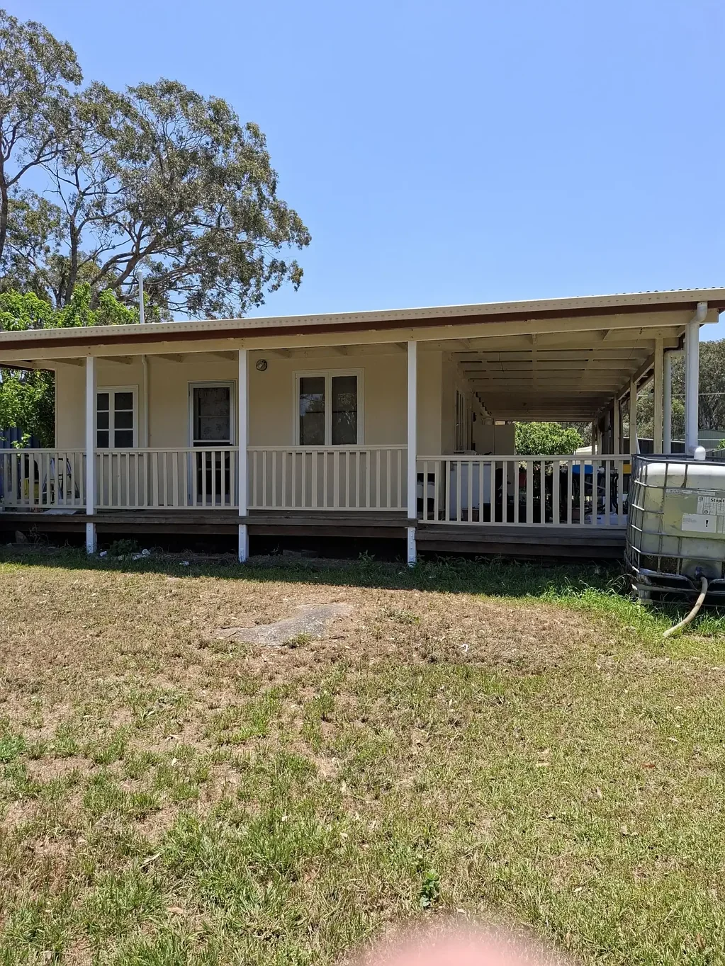 Stanthorpe 6 Bedroom 5 Acres Lifestyle Property in Town