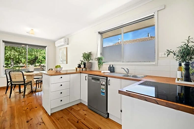 118 Learmonth Road, Wendouree, VIC 3355, 3 Bedrooms, 1 Bathrooms, House