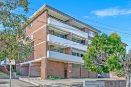 18/17 Meadow Crescent, Meadowbank