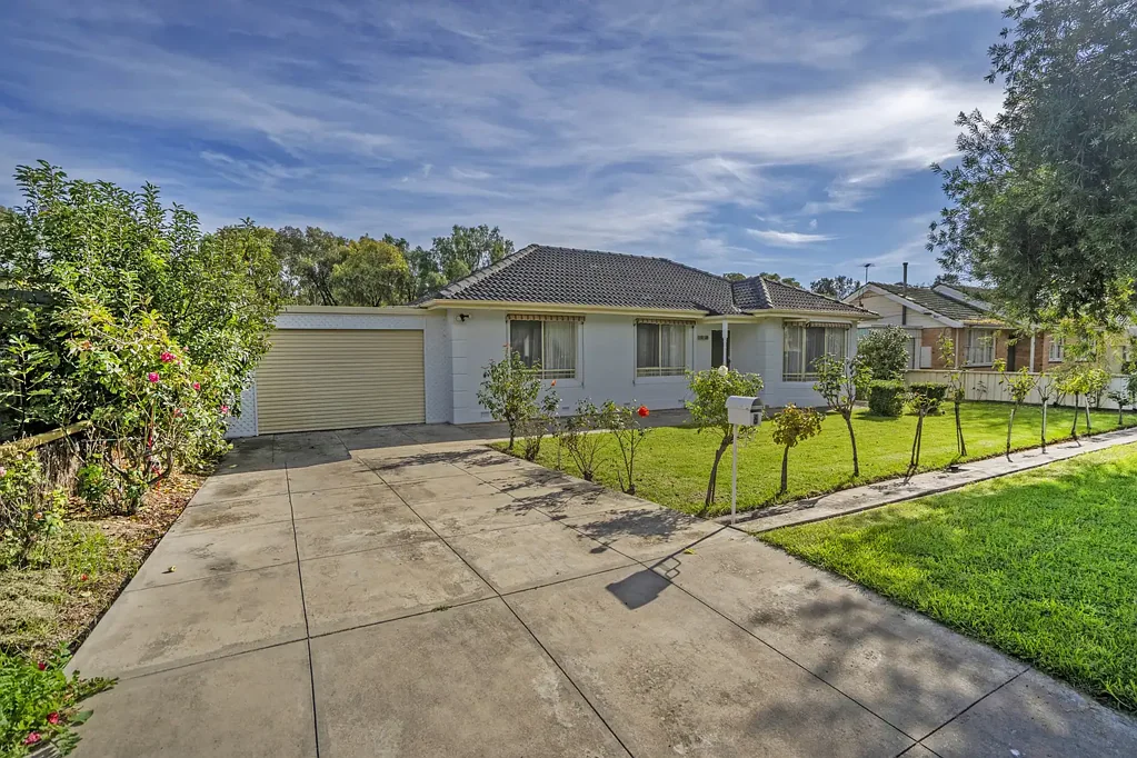 Charming 3 Bedroom 2 Bathroom Oasis with Detached Studio