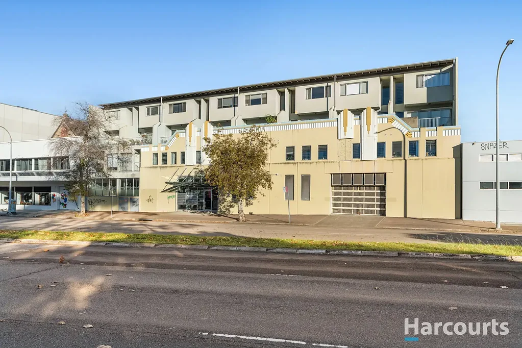 Newcastle West 2房  Secure, low maintenance & superbly positioned, plus pool & gym