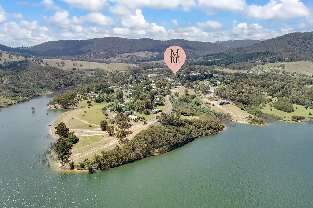 Macs Cove  Lakeside Lifestyle Awaits – 1223m² Moments from Shore