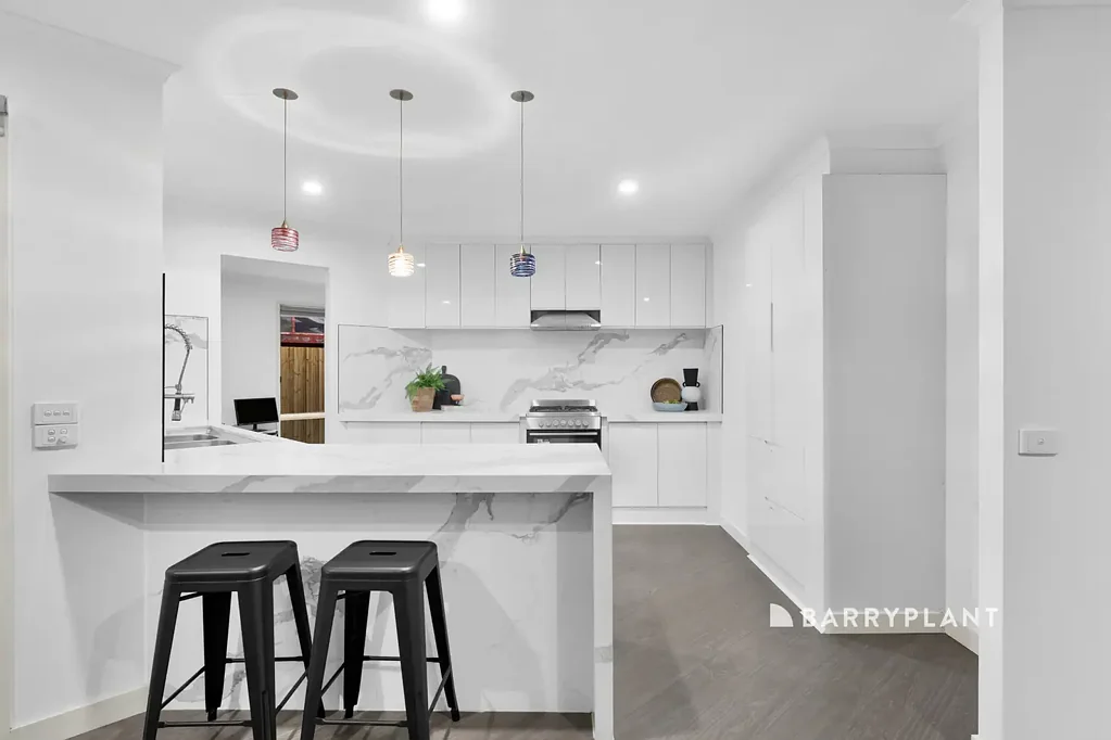 Narre Warren South 4 Slaapkamer The Family Home That Keeps on Giving. Premium Renovations, Energy Efficient & Everyday Comfort