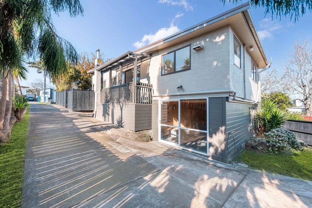 1/127 Moore Street, Howick, Manukau City, Auckland