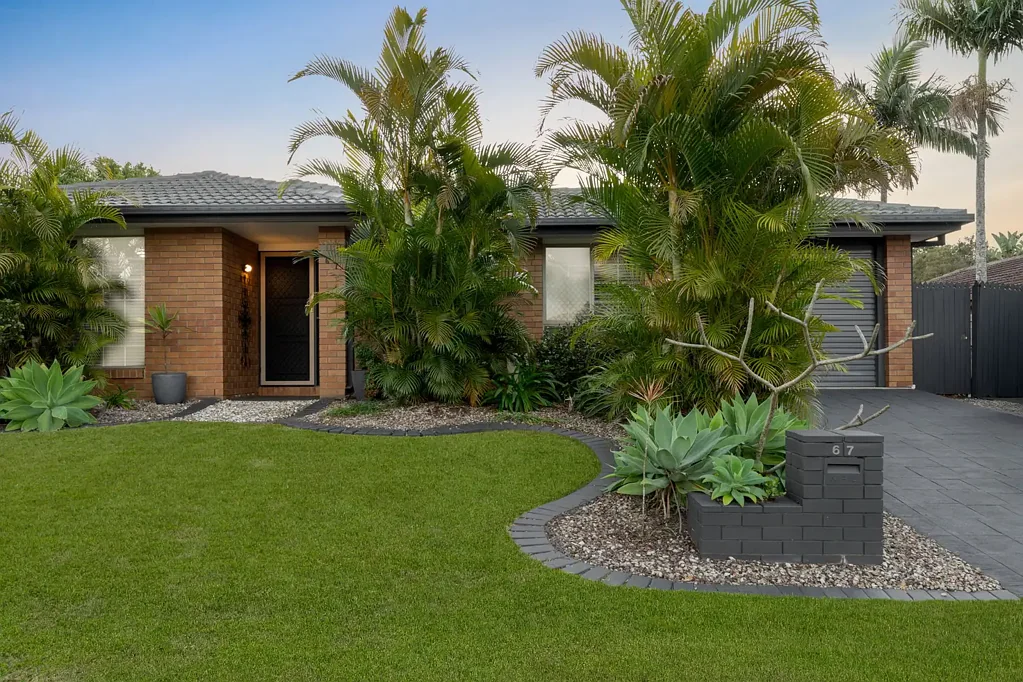67 Federation Drive, Hillcrest, QLD 4118