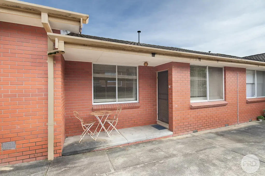 TIDY ONE BEDROOM UNIT IN BALLARAT NORTH