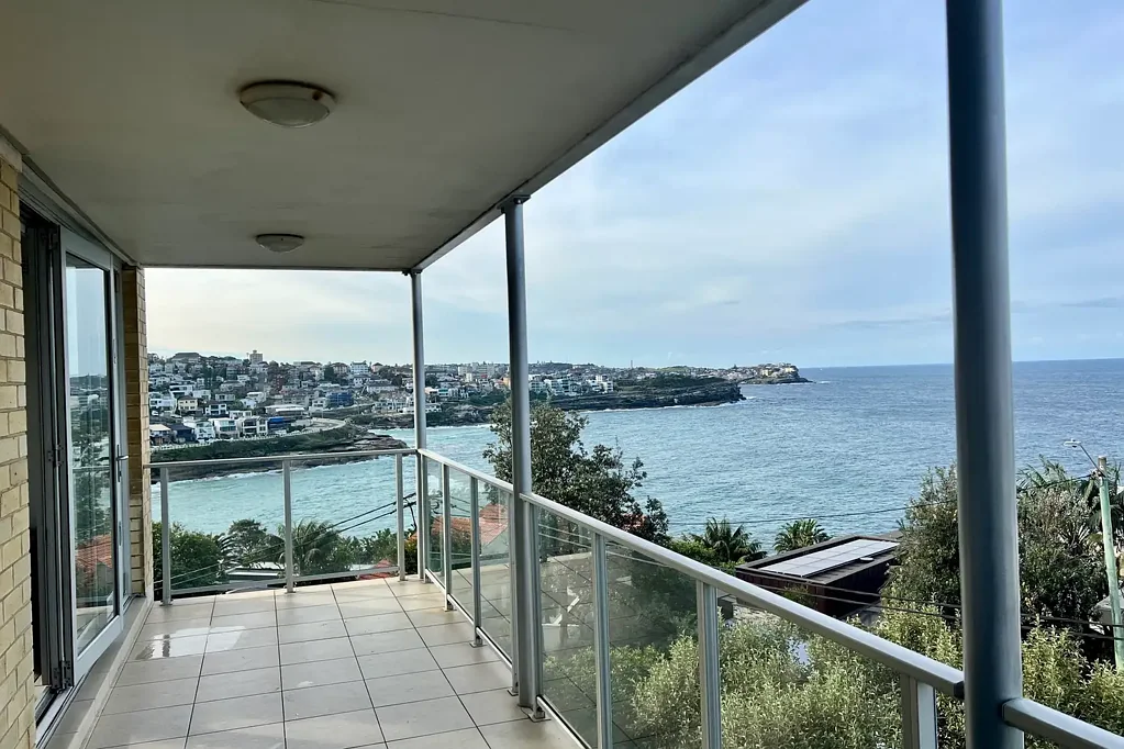 FURNISHED TWO BEDROOM APARTMENT WITH EXCEPTIONAL VIEWS