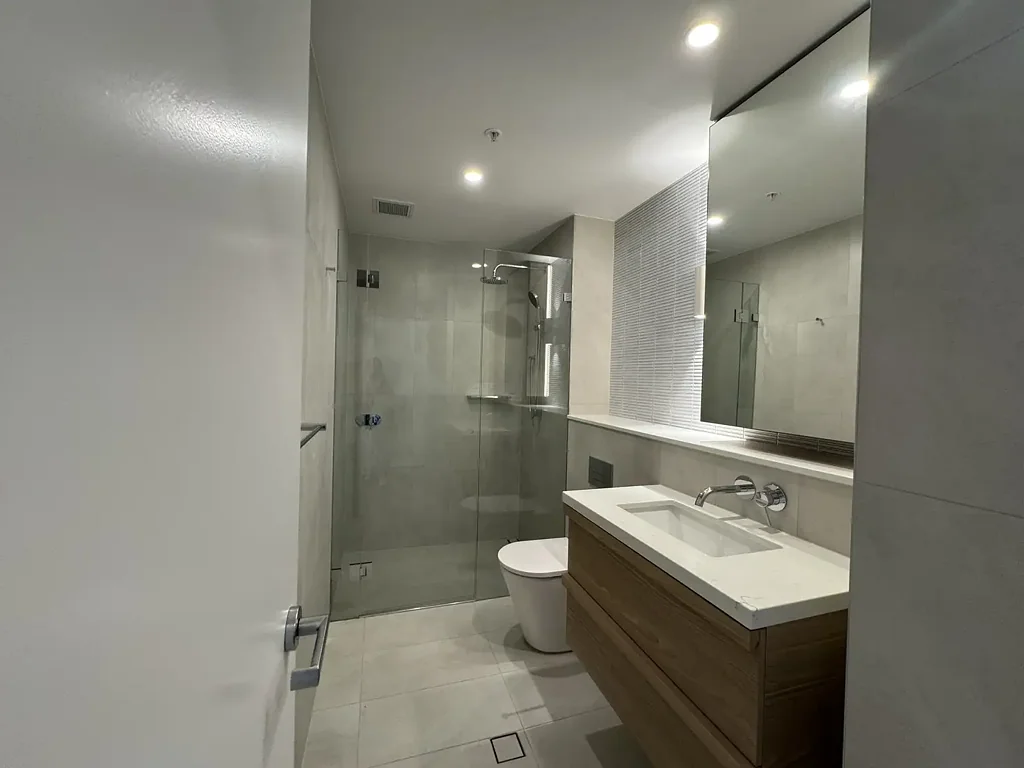 1 bed plus 1 single small bed