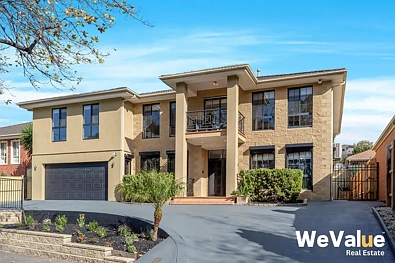 Greenvale 5房 Greenvale 公园旁家庭生活，宽敞舒适，尽享娱乐 Luxury Parkside Living - Oversized Modern Kitchen, Entertaining Spaces, Gym, Spa, Theatre & Optional 6th Bedroom with Ensuite