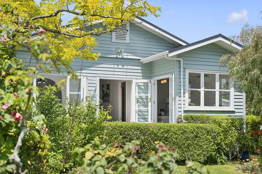 Mangere Bridge 3ਬੈੱਡਰੂਮ A cherished home ready for its next chapter