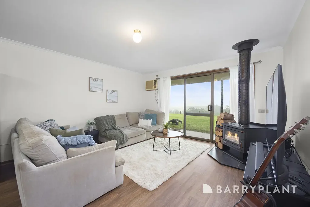 The Gurdies 2Habitaciones Exciting Affordable Opportunity With Outstanding Bay Views!