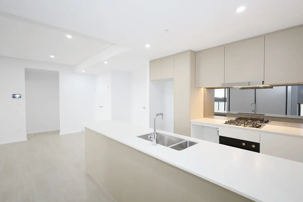BRAND NEW-Contemporary Luxury Apartment | Walk to Tallawong Metro
