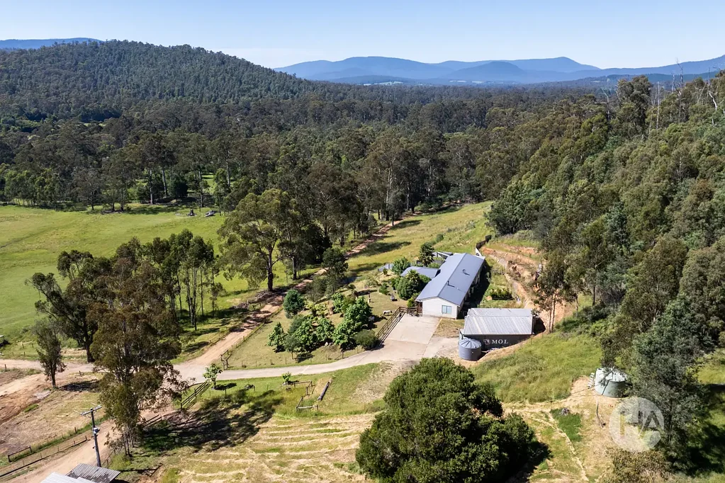 Narbethong 13房  Lifestyle Acreage with Scope to Shape Over Time