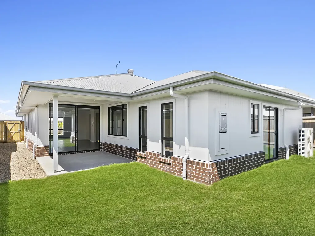 Banya 4房  Modern Family Home In The Heart Of Banya
