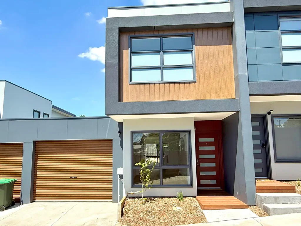 All Electric Unit - Close to Town !