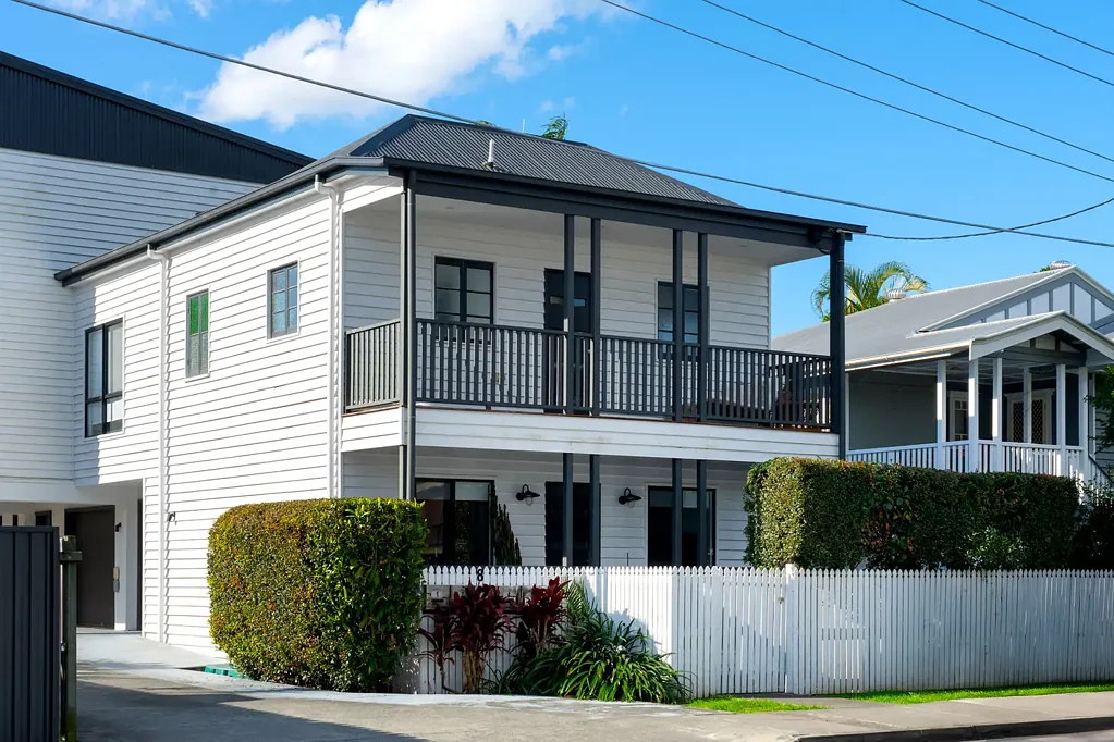 Morningside 3 Bedroom Boutique beauty with brilliant proportions - steps to Morningside dining, CBD transport & Hawthorne Park