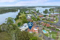 16/2 Rest Point Parade, Tuncurry
