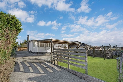 71 Larnoch Road, Henderson, Waitakere City, 3 침실, 2 욕실, House