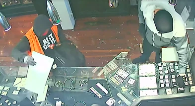 47秒“零元购”，累计损失逾$100万！奥克兰店主喊话国家党执政，监控画面太恐怖……