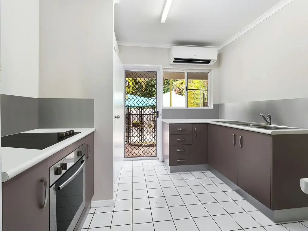YORKEYS TOWNHOUSE - UNFURNISHED