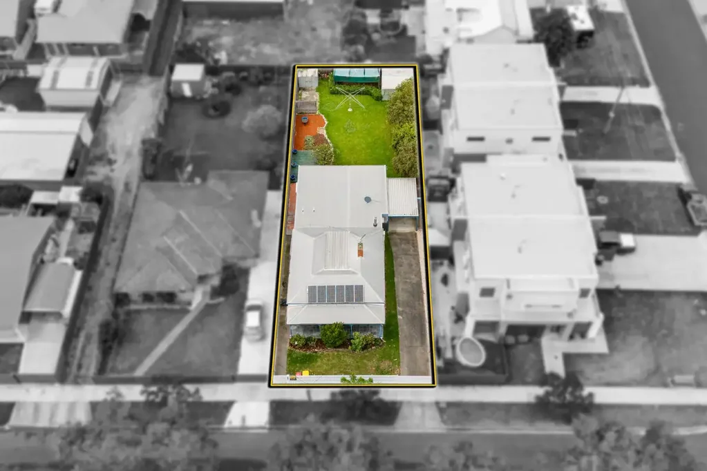 Sale 3 Bedroom Character home perfectly positioned in Sale's CBD,