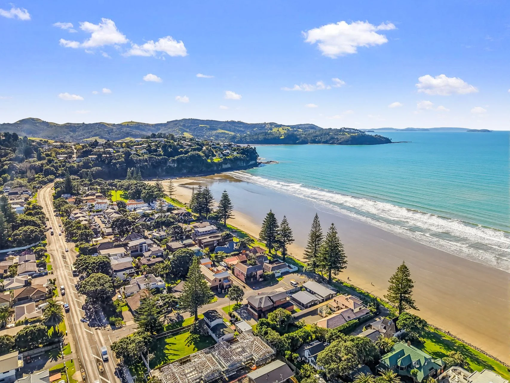 Orewa 2房  AMAZING VALUE AND JUST 150m FROM OREWA BEACH