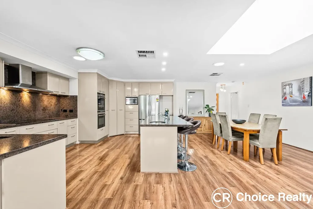 Leeming 5房  Superb Large Family Retreat!