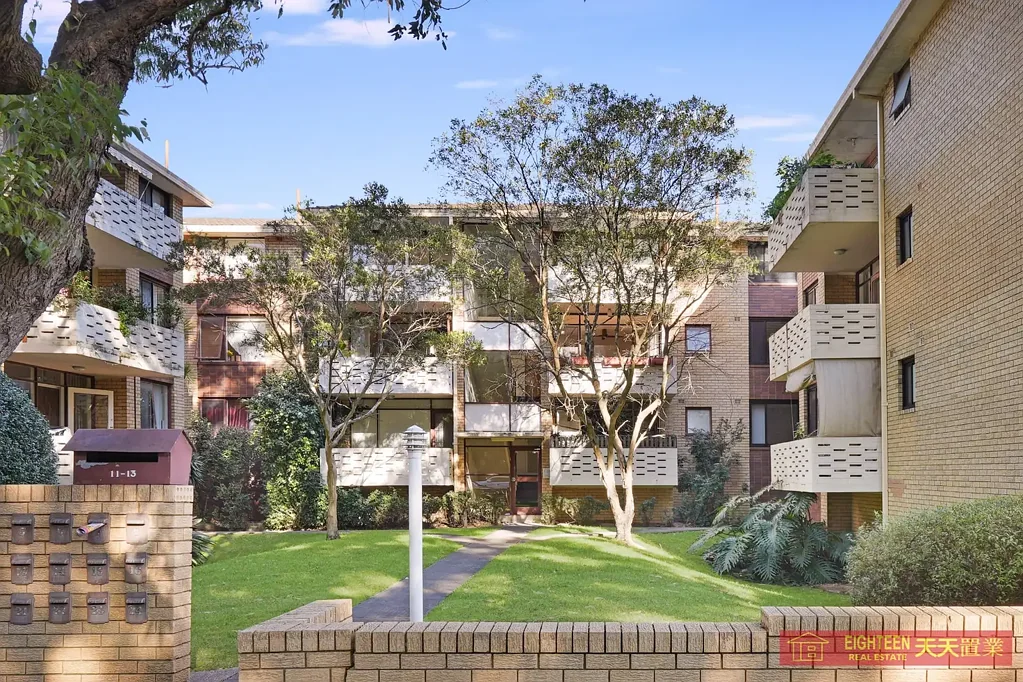Hurstville 2ਬੈੱਡਰੂਮ North and east facing with freshly updated apartment in a prime location, total 111 SQM