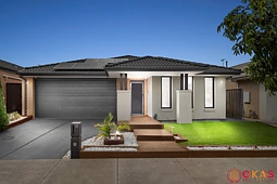 12 Chaucer Crescent, Truganina