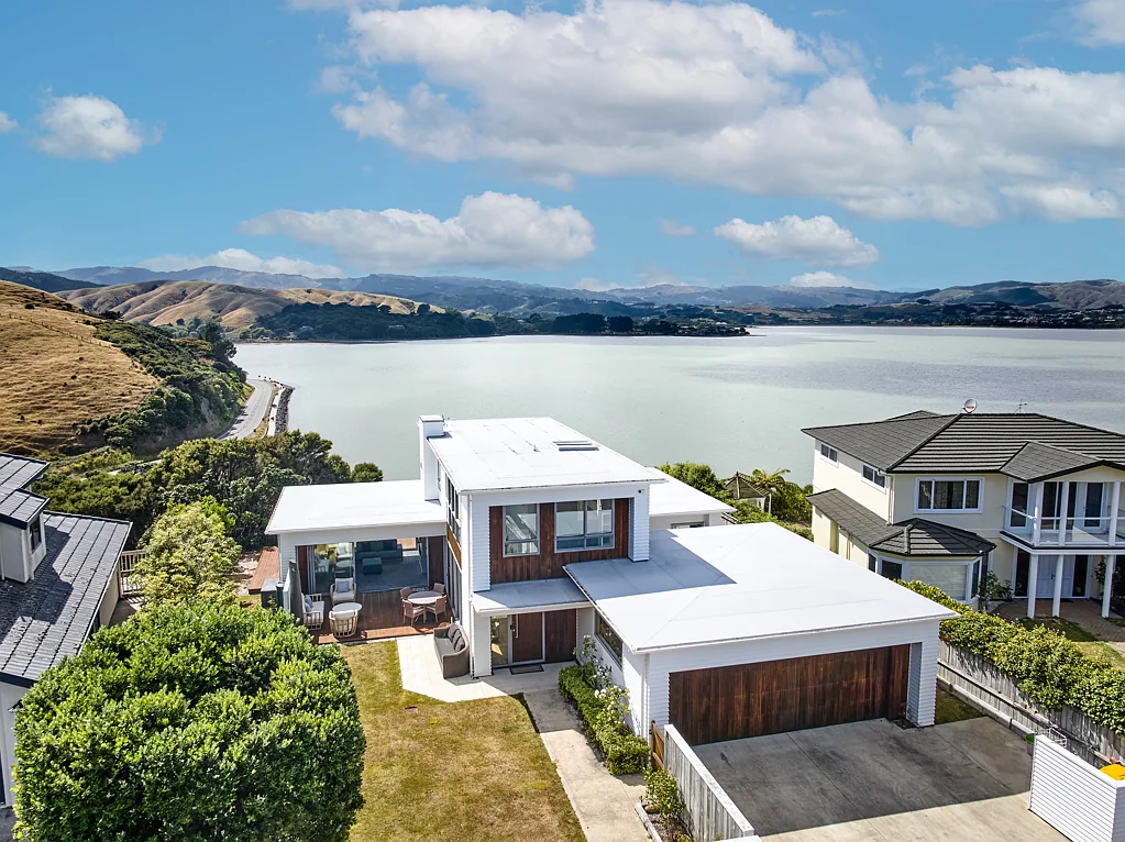 Camborne 3ਬੈੱਡਰੂਮ ARCHITECTURAL ELEGANCE & VAST VIEWS