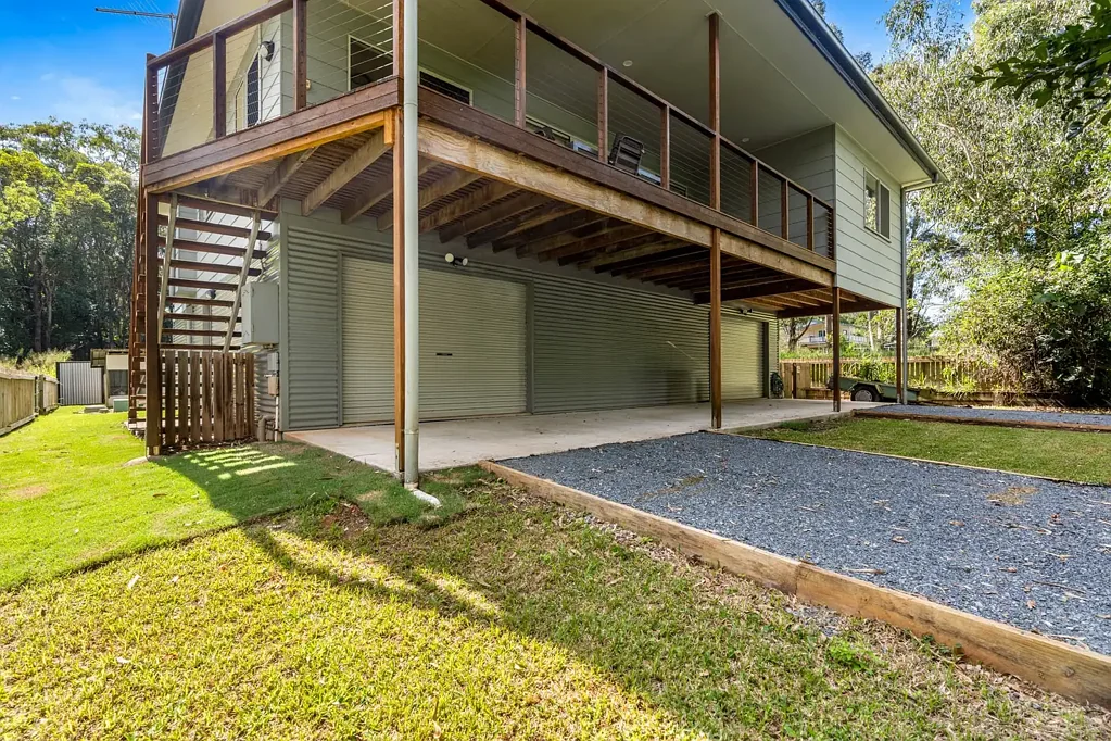 Russell Island 4Kwarto Large designer home with water views