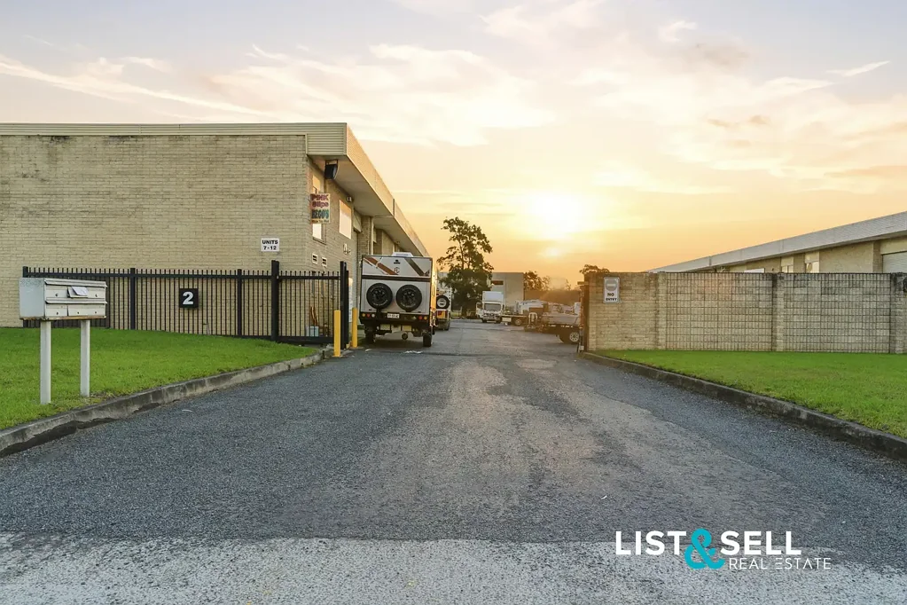 Level ./8/25-31 Airds Road, Minto, NSW 2566