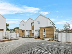 4/24 Dampier Street, Woolston